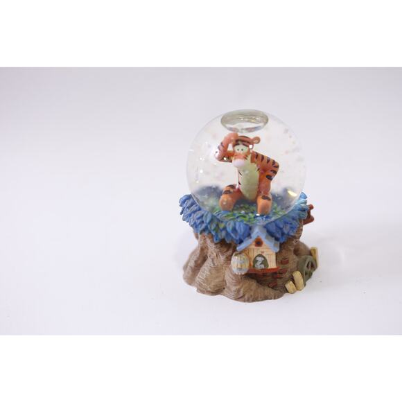 Disney, Tigger, Snow Globe, Winnie the Pooh, Vintage, Gift Idea, ~ 250826-WH 511 - Picture 1 of 4